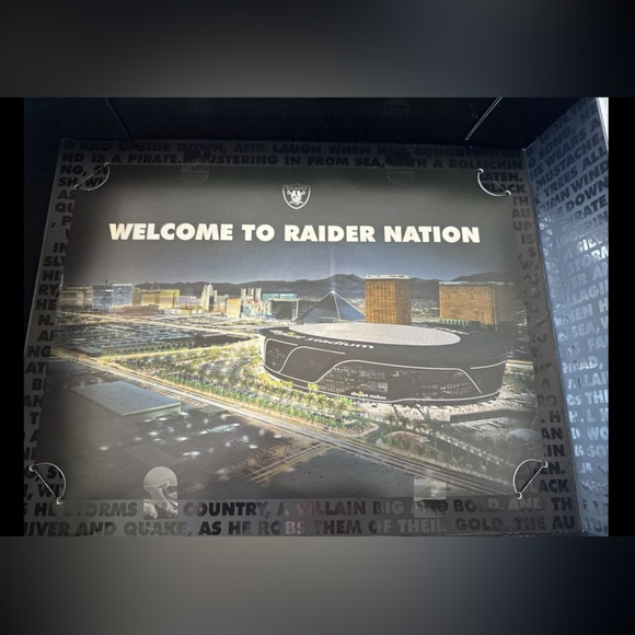 Las Vegas Raiders 2020 Allegiant Stadium Inaugural Season Ticket Gift Box - Picture 7 of 16